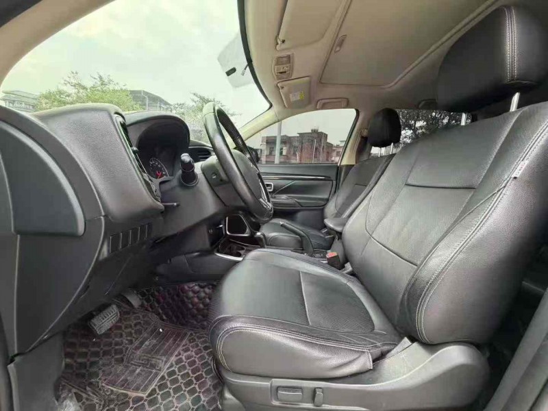 茂名22年三菱欧蓝德5