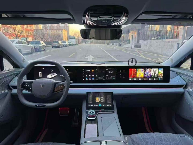 济宁24年岚图汽车梦想家3