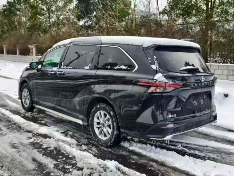 焦作25年丰田格瑞维亚7