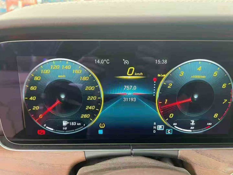 张家界23年奔驰E4