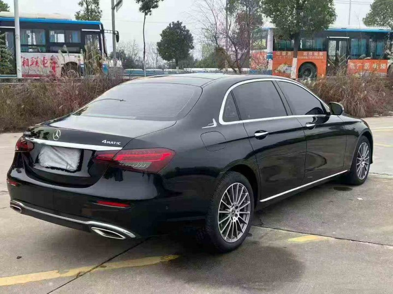 张家界23年奔驰E7