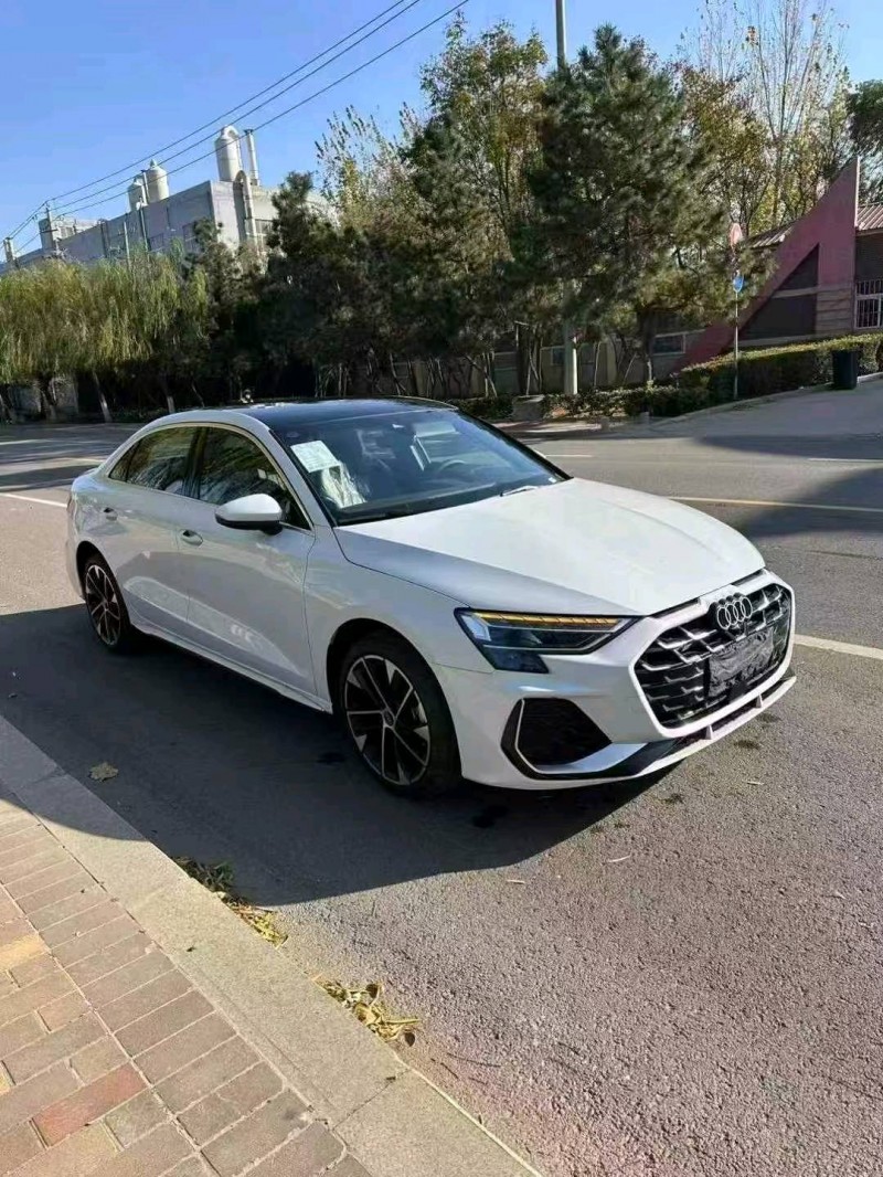 青岛25年奥迪A33