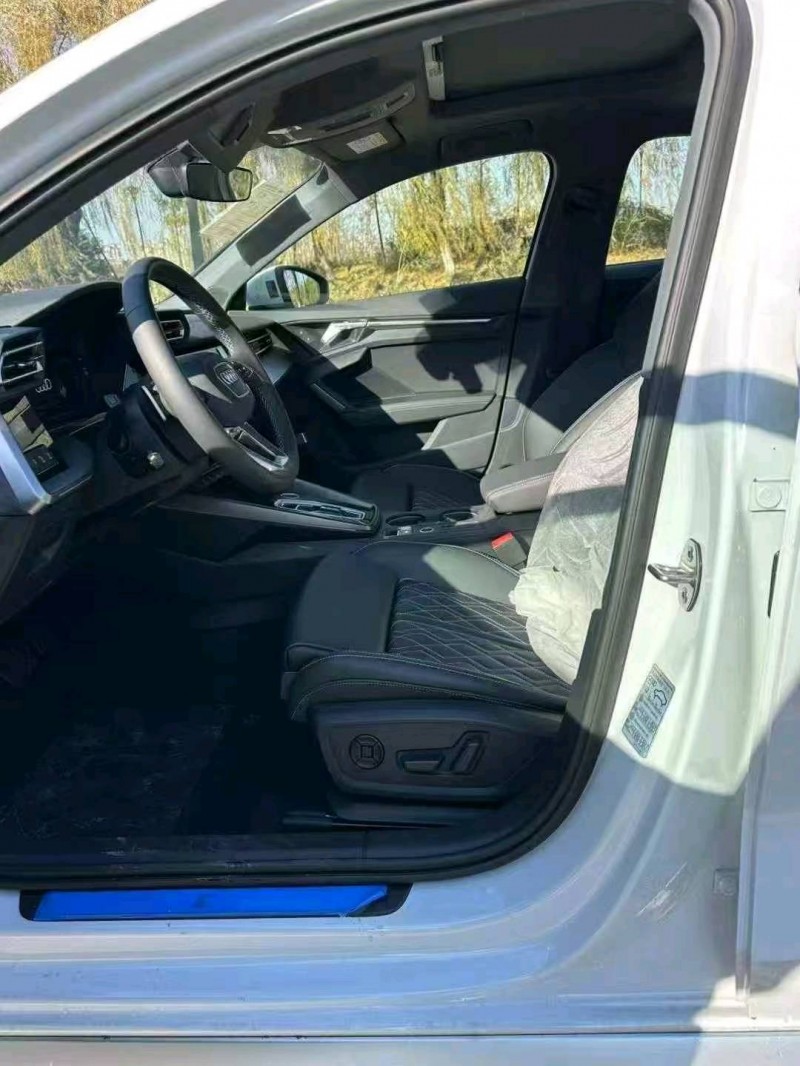 青岛25年奥迪A36