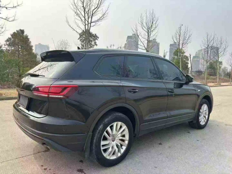 岳阳21年大众途锐8