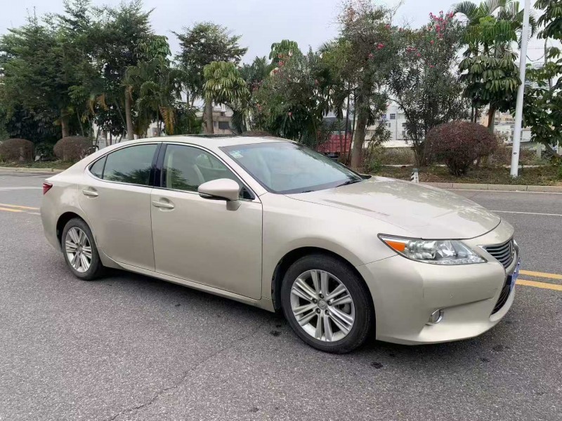 佛山15年雷克萨斯ES2