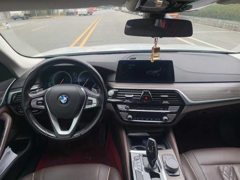 茂名18年宝马5系5