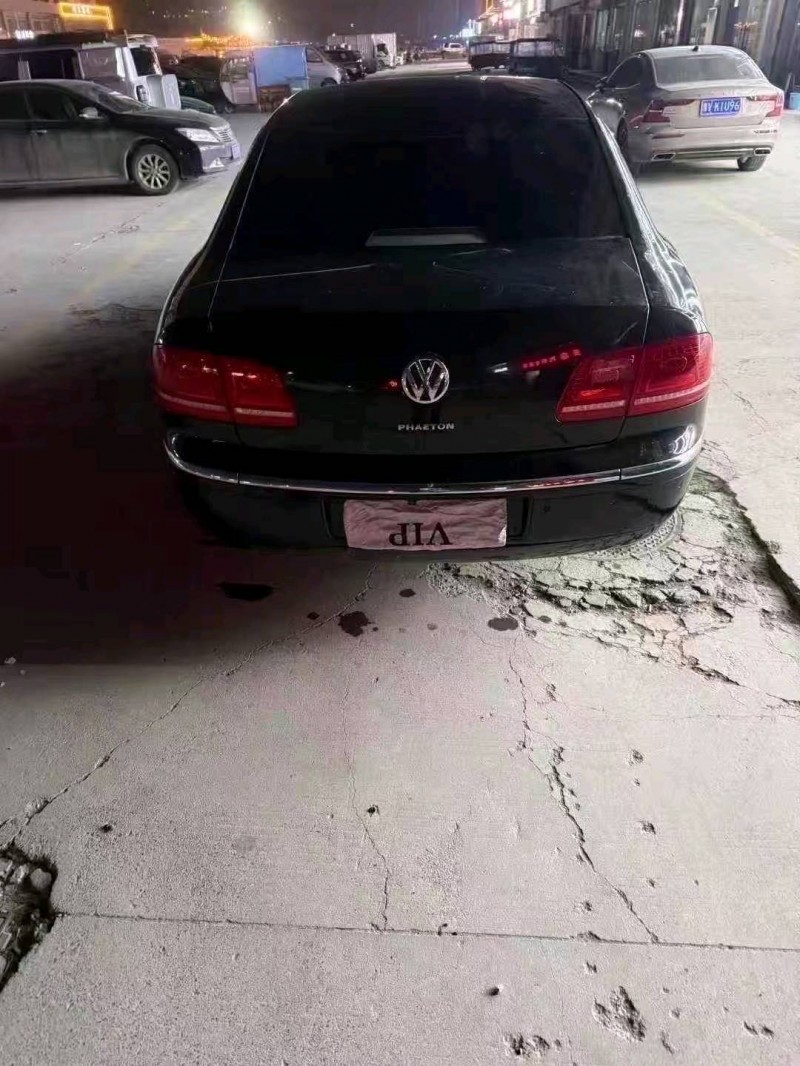 郑州12年大众辉腾7