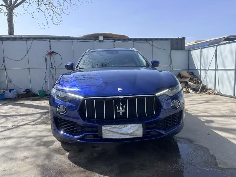 青岛17年玛莎拉蒂Levante1