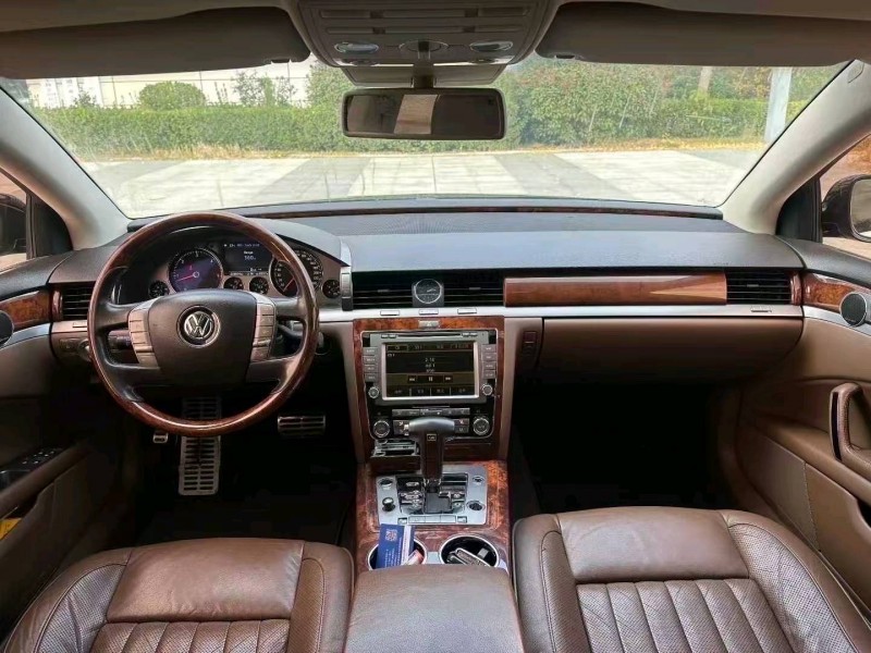 青岛12年大众辉腾7