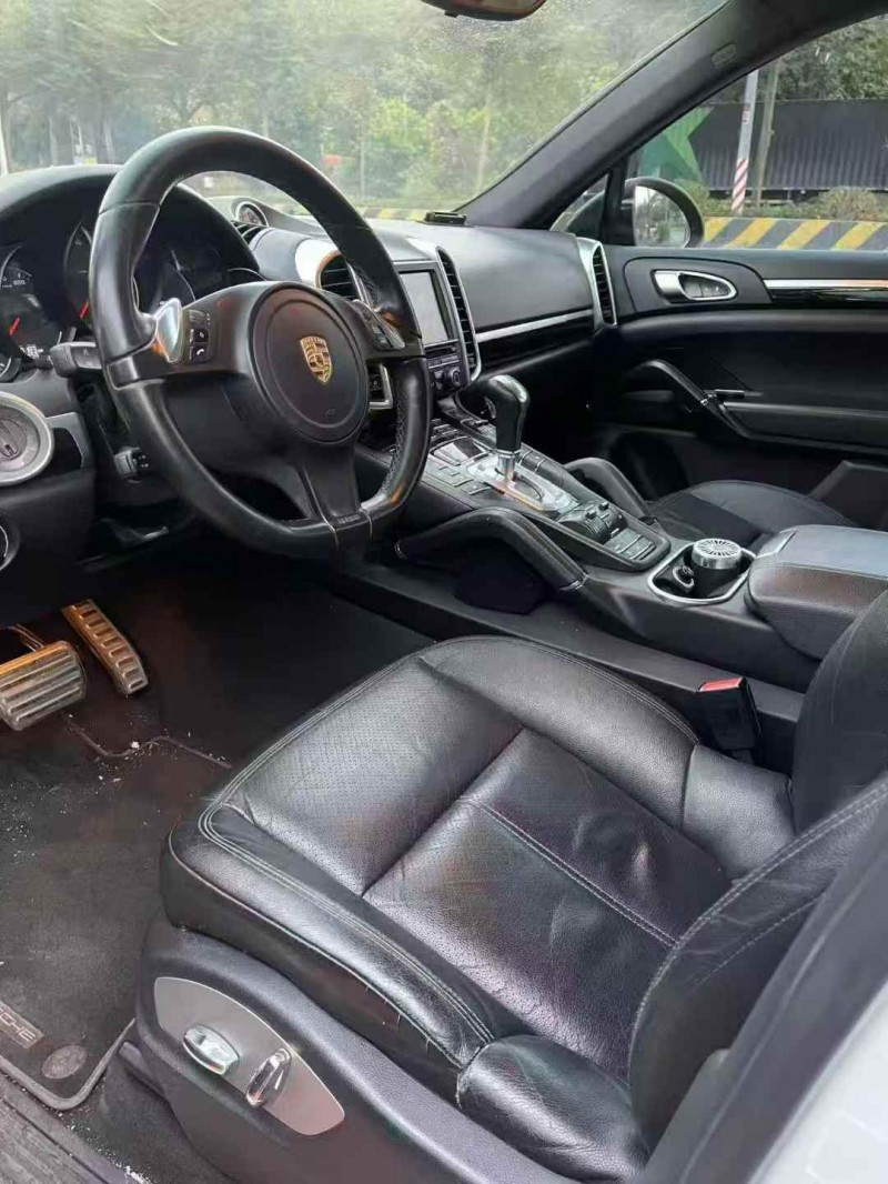 广州13年保时捷卡宴2