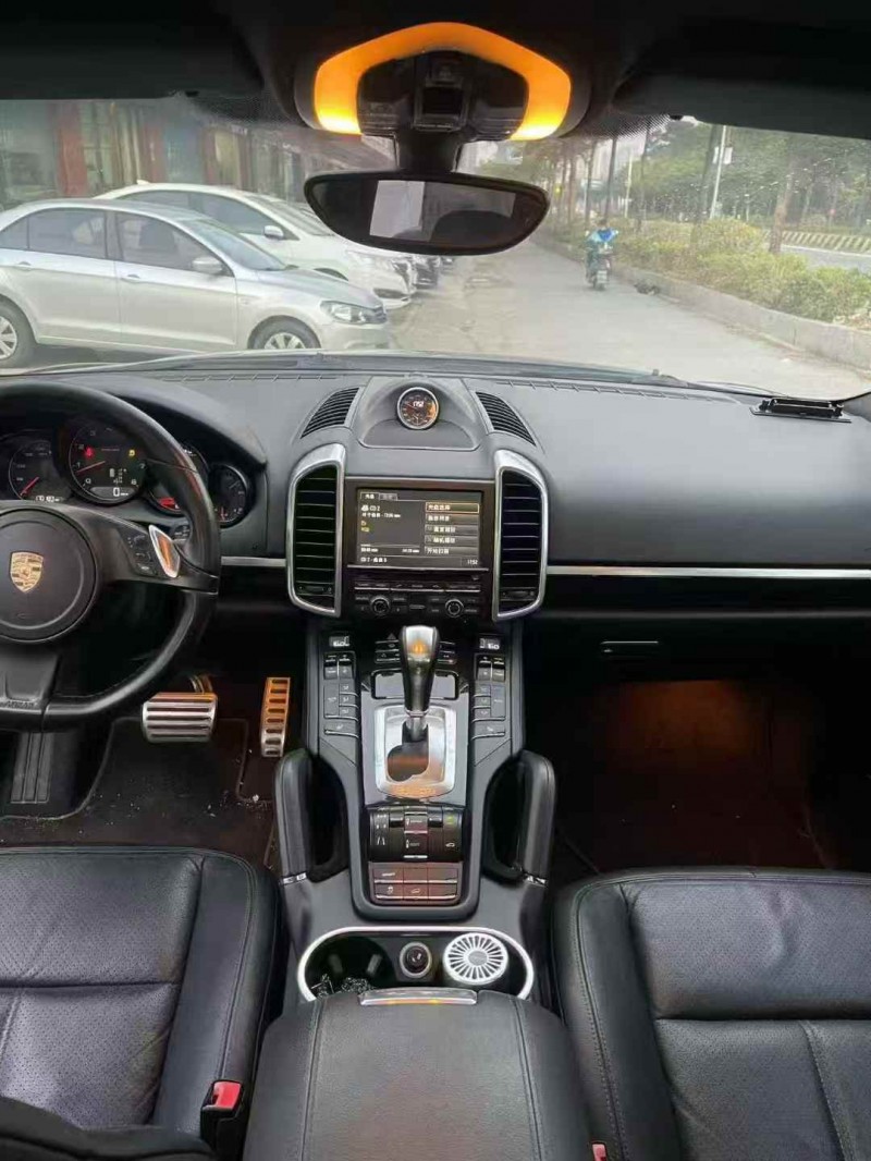 广州13年保时捷卡宴5