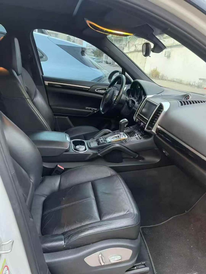 广州13年保时捷卡宴6