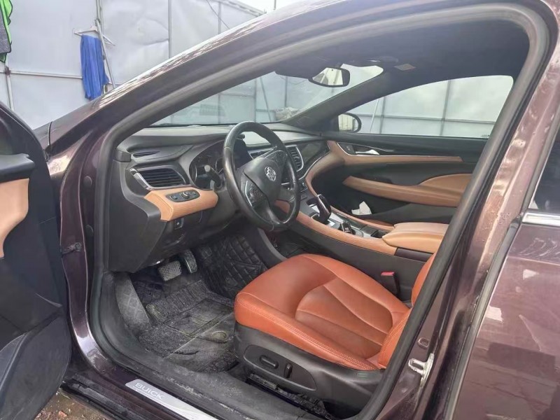 青岛16年别克君越3