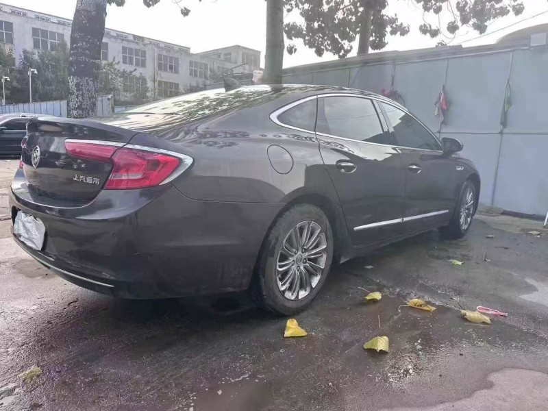 青岛16年别克君越9