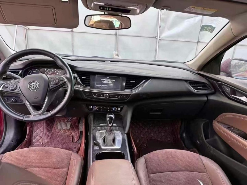 青岛18年别克君威7