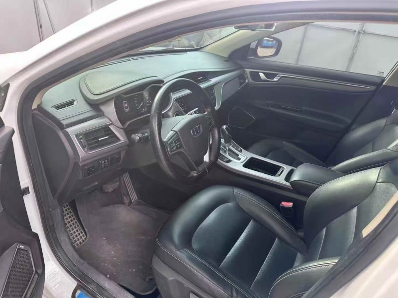 青岛18年吉利帝豪3