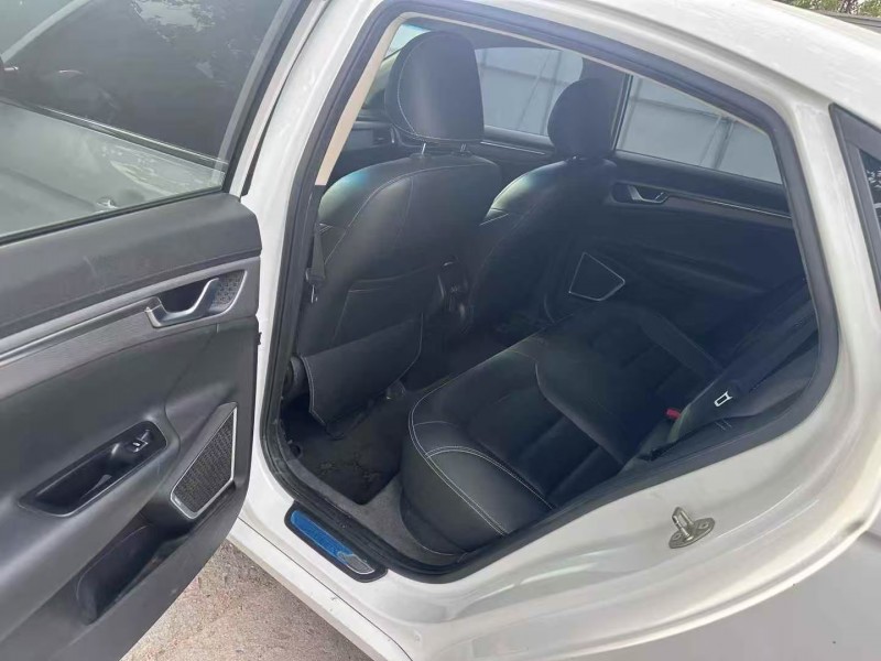 青岛18年吉利帝豪6