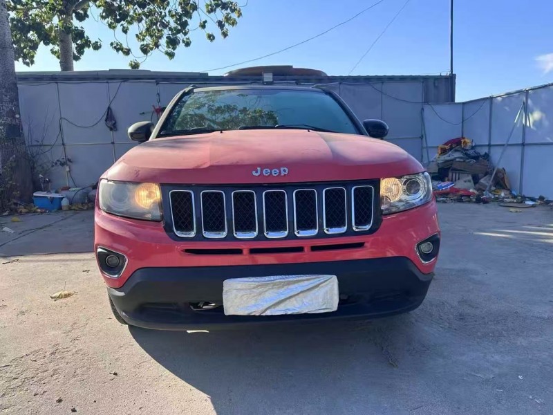 青岛14年Jeep指南者1