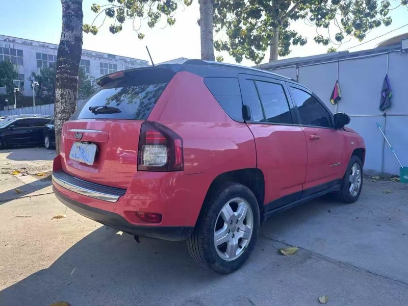 青岛14年Jeep指南者9