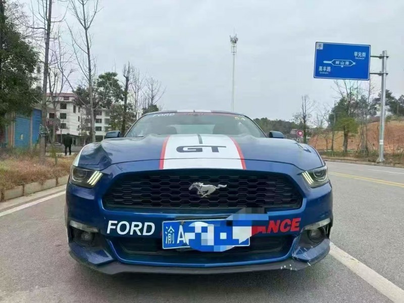 长沙17年福特野马1