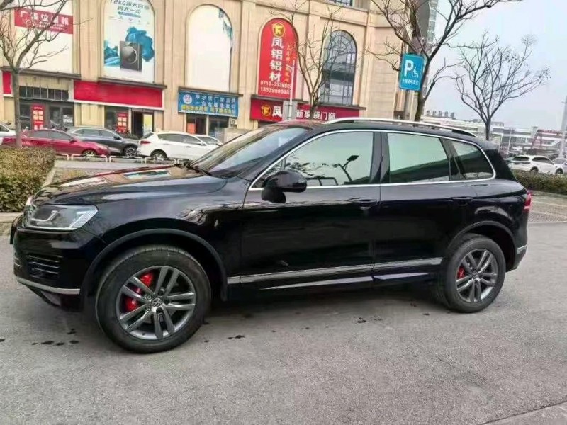 襄阳19年大众途锐3