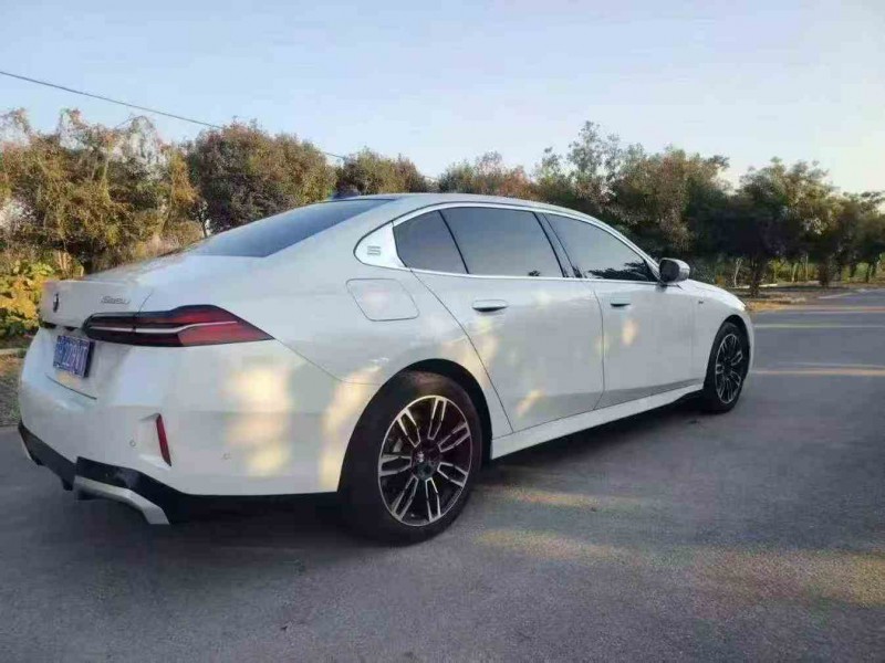 苏州24年宝马5系8