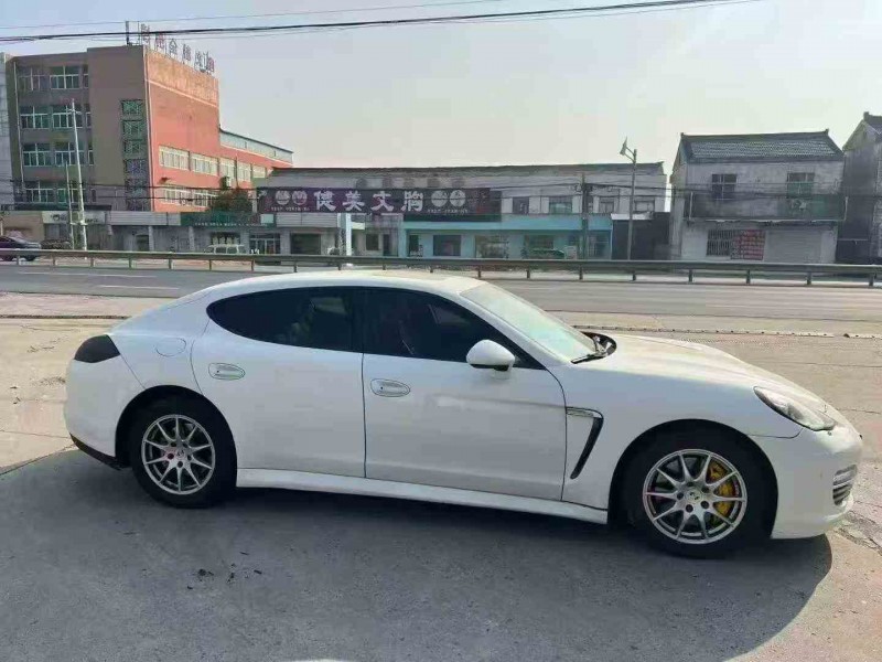 盐城12年保时捷帕拉梅拉6