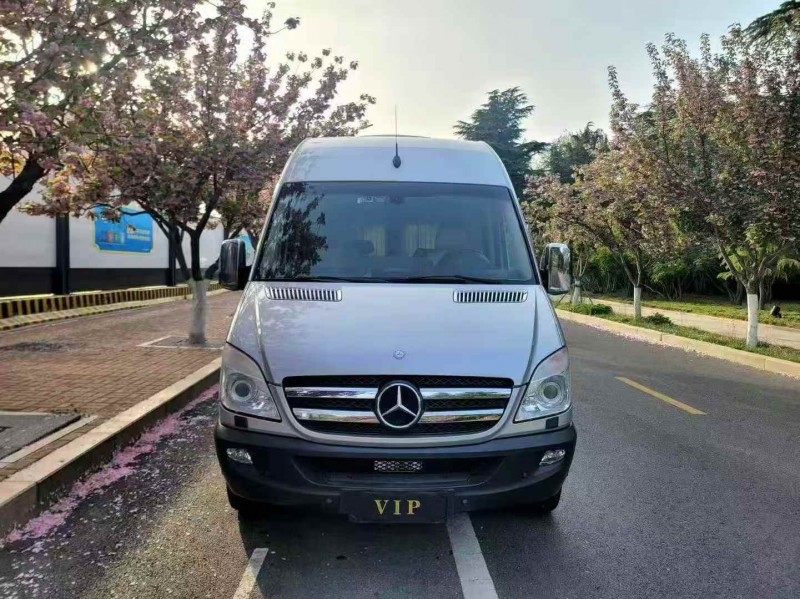 枣庄17年奔驰斯宾特1