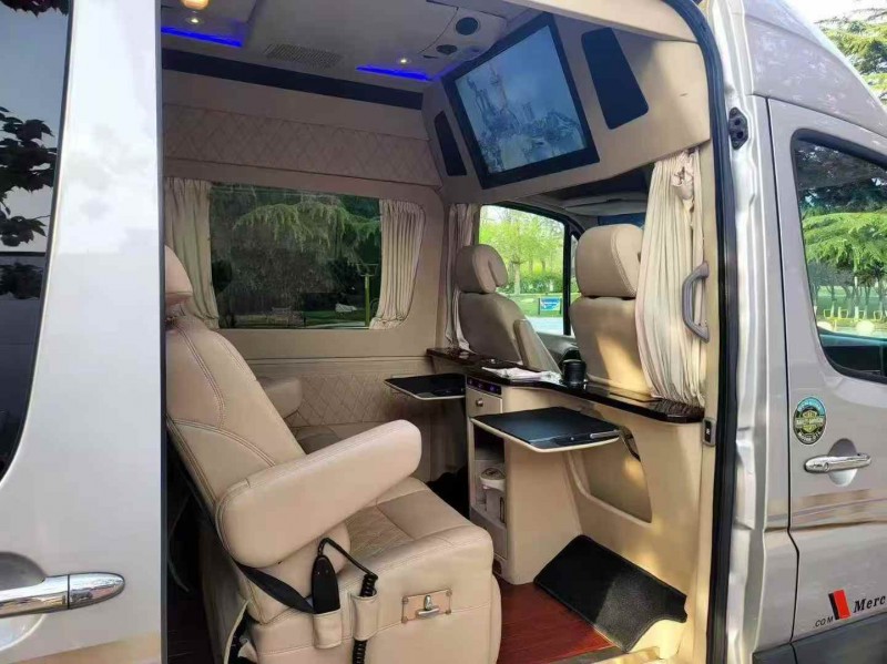 枣庄17年奔驰斯宾特5