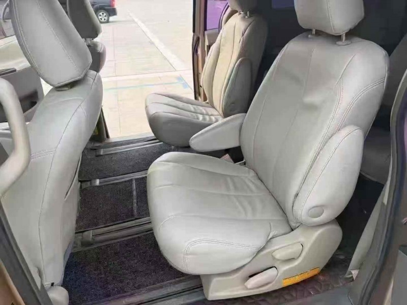 滨州12年丰田塞纳6