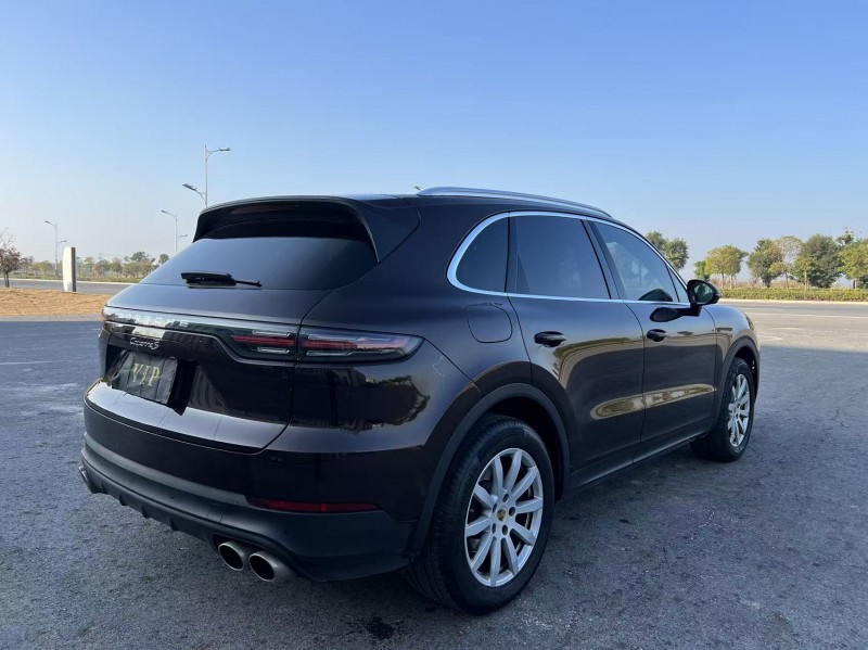 盐城18年保时捷卡宴8