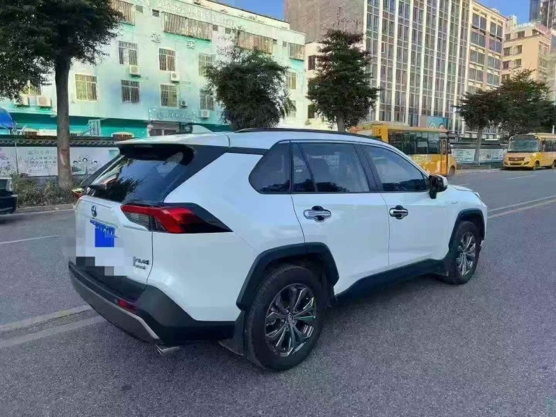 厦门24年丰田RAV4荣放7