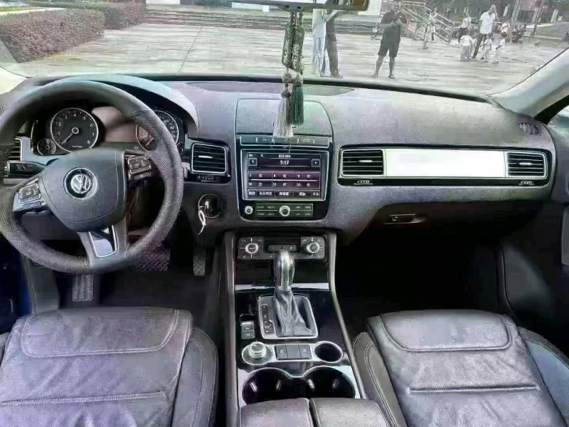 重庆16年大众途锐7