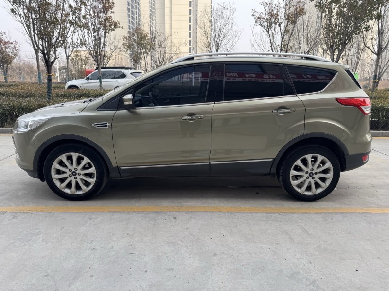 济宁17年福特翼虎7