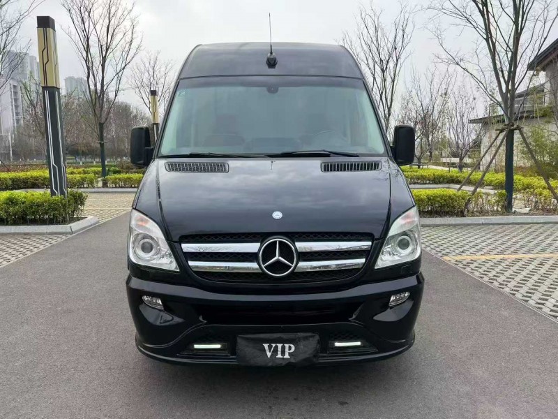 济宁14年奔驰斯宾特1