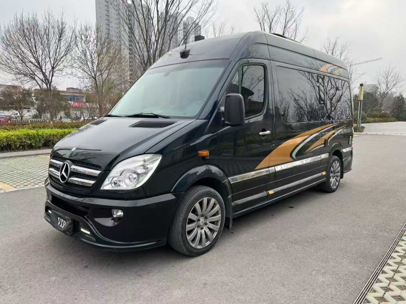 济宁14年奔驰斯宾特2