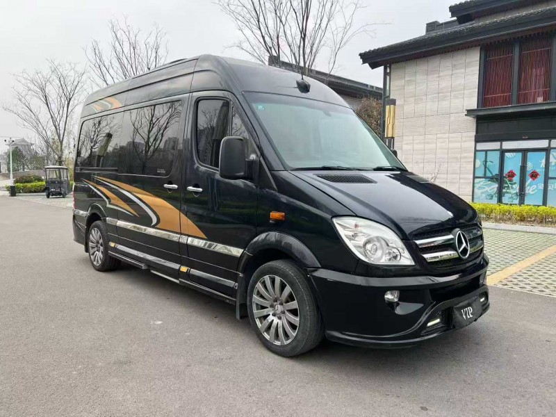 济宁14年奔驰斯宾特3