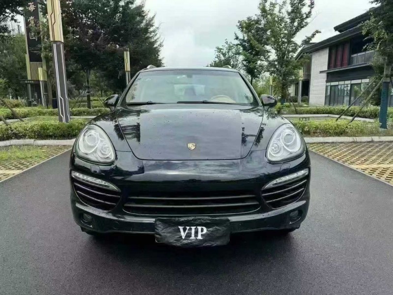 济宁14年保时捷卡宴1