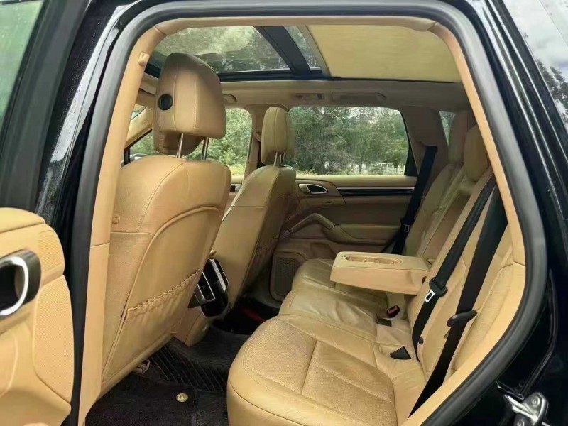 济宁14年保时捷卡宴6