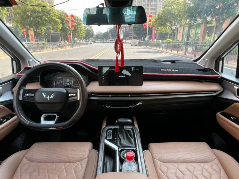 东莞23年五菱汽车佳辰5