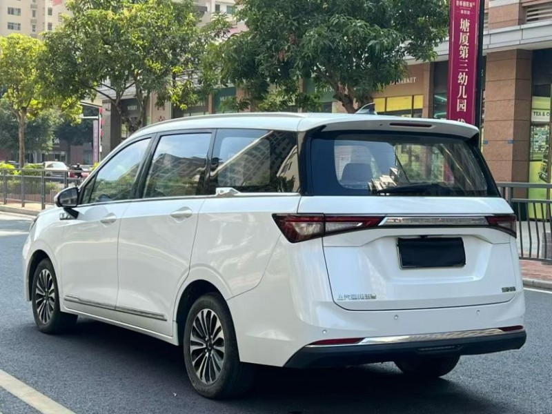 东莞23年五菱汽车佳辰6