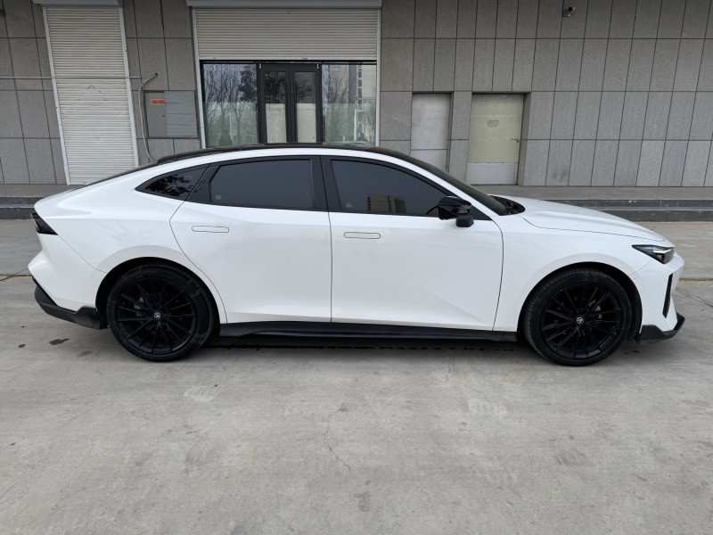 济宁24年长安汽车UNI7