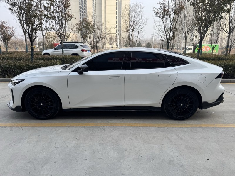 济宁24年长安汽车UNI8