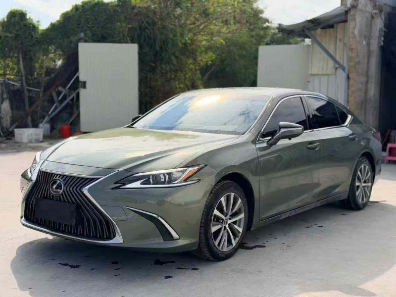 汕头21年雷克萨斯ES2