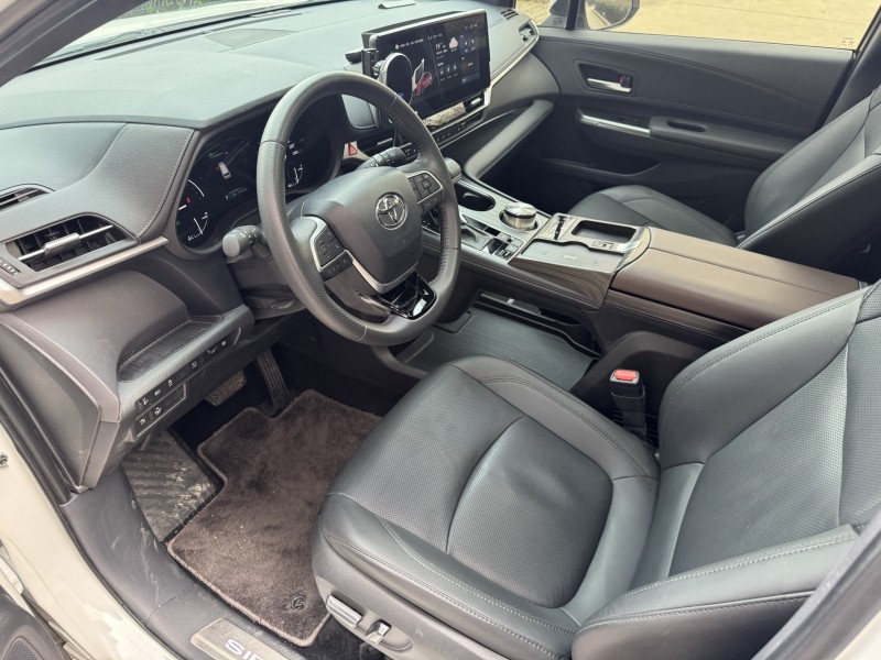 济宁24年丰田塞纳5