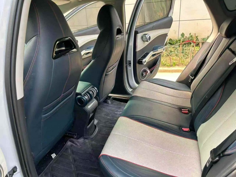 襄阳23年比亚迪元6