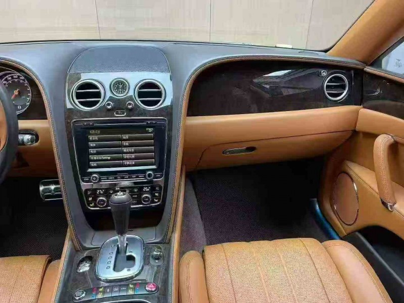 南平15年宾利飞驰7