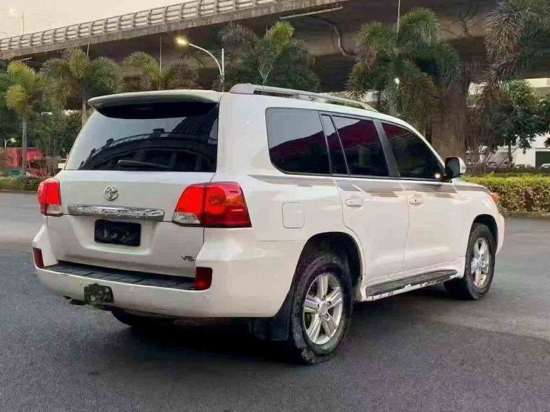 漳州16年丰田兰德酷路泽8