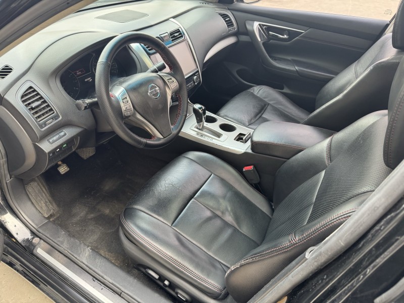 济宁18年日产天籁4