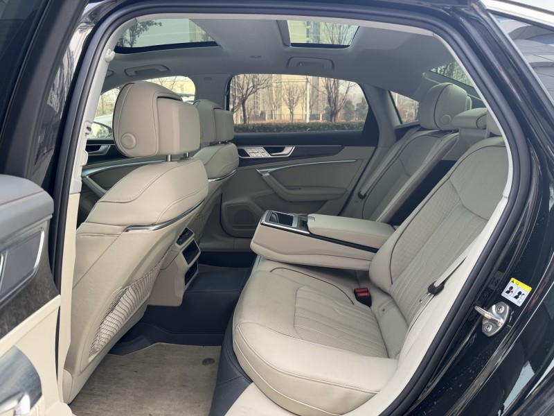 济宁22年奥迪A6L6